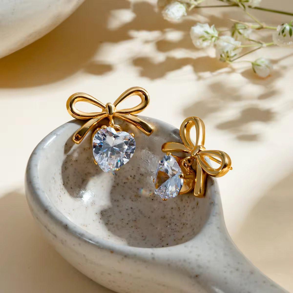 Selene BowLove Earrings